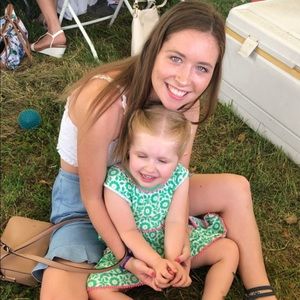 Meet your Posher, Maura